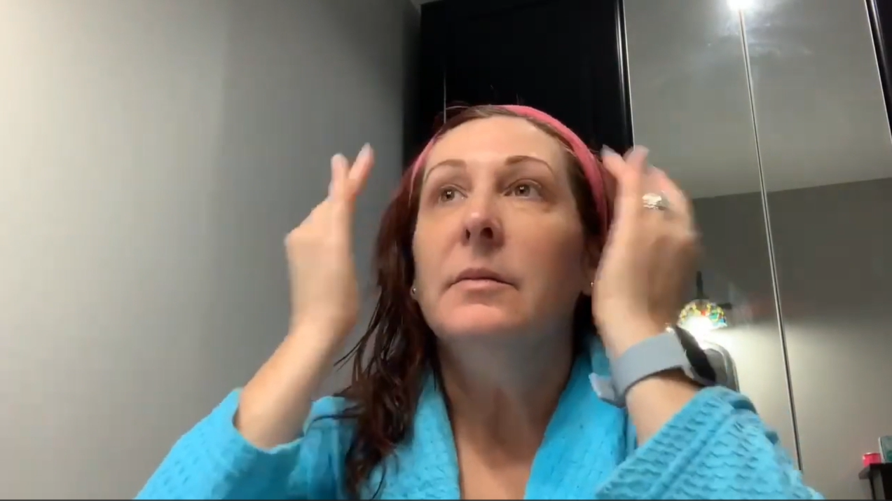 Load video: Anti-Aging, Reduce Fine Lines and Wrinkles Naturally - A must have in your skincare routine